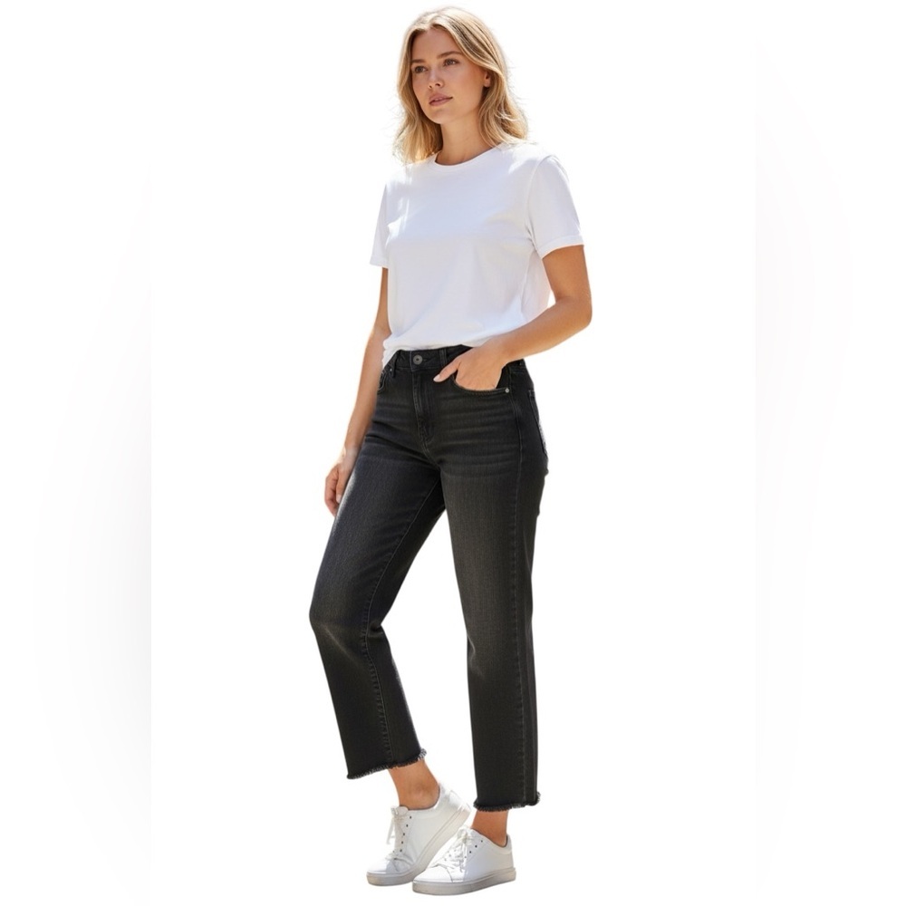 Judy Blue women Black cropped jeans